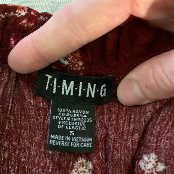 Floral Burgundy blouse - Picture 3 of 3